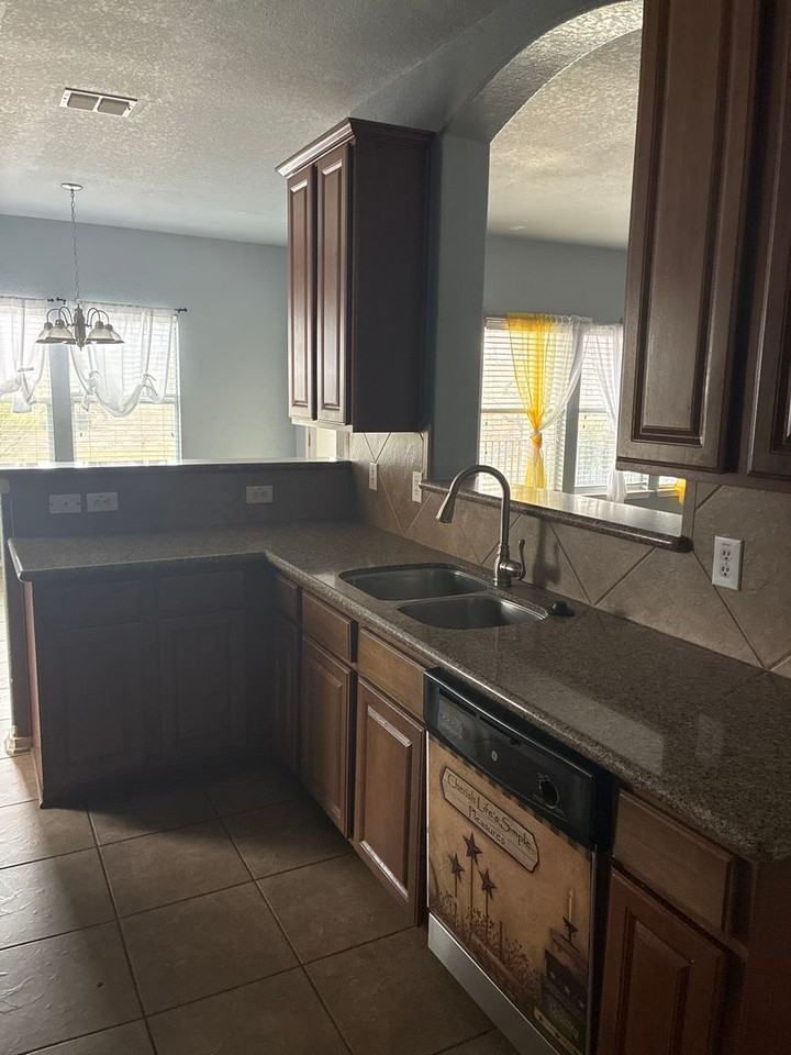 5124 Eagle Valley St - Photo 4 of 20