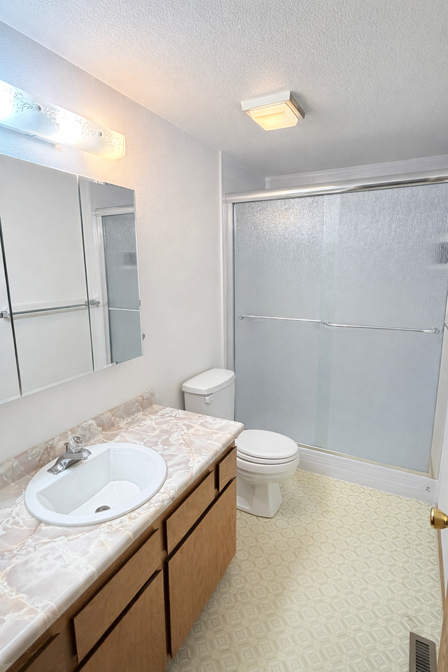 5930 N Wiscomb St - Photo 3 of 9