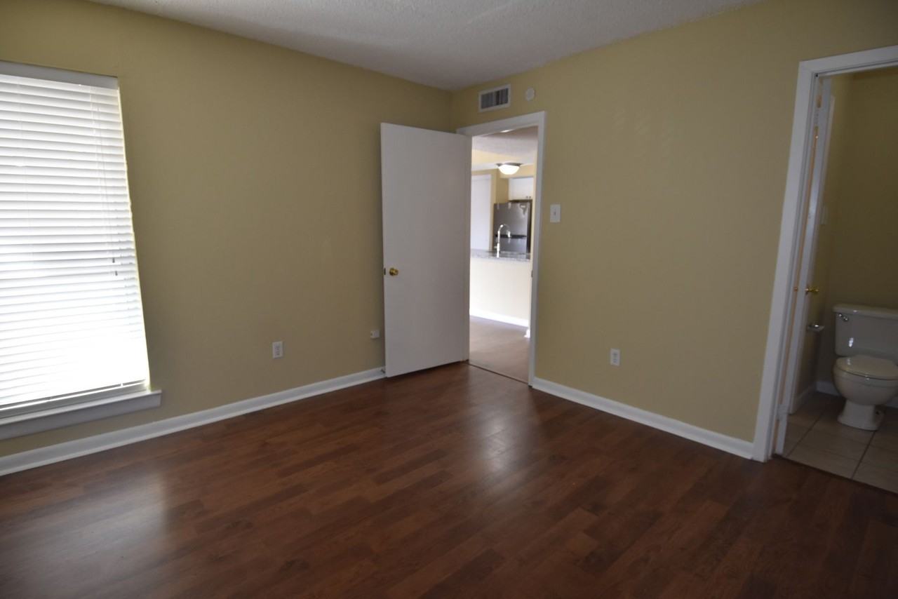 6747 Quail Hollow Ct - Photo 6 of 10