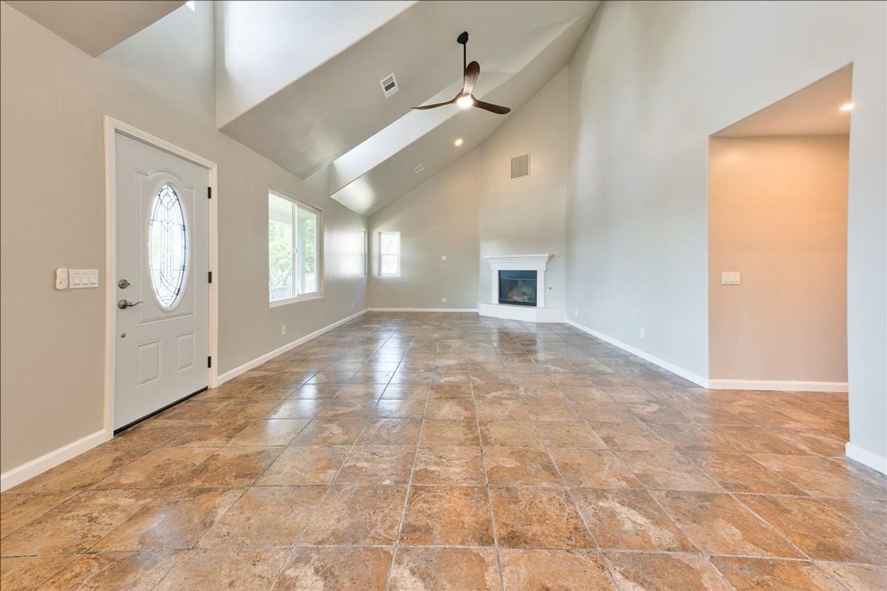 880 La Terraza Blvd #1 - Photo 7 of 22