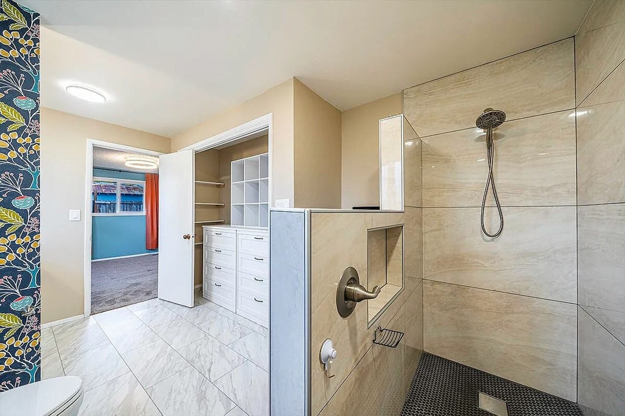 208 Oregon Ter - Photo 4 of 19