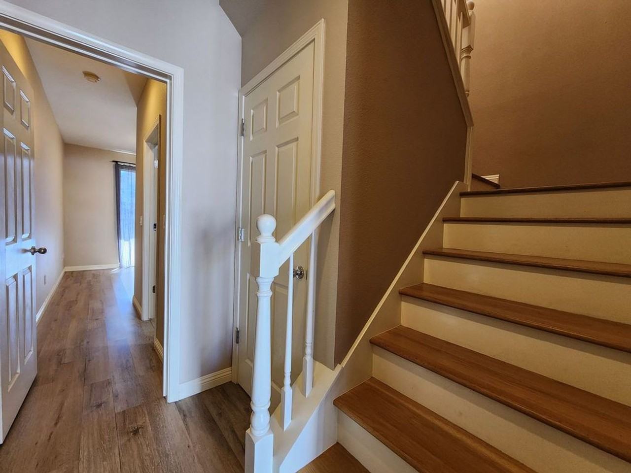 2983 Bay Village Ave - Photo 5 of 17