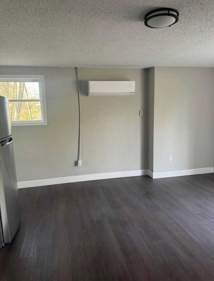 1510 Aurora Ave Se - Photo 2 of 10