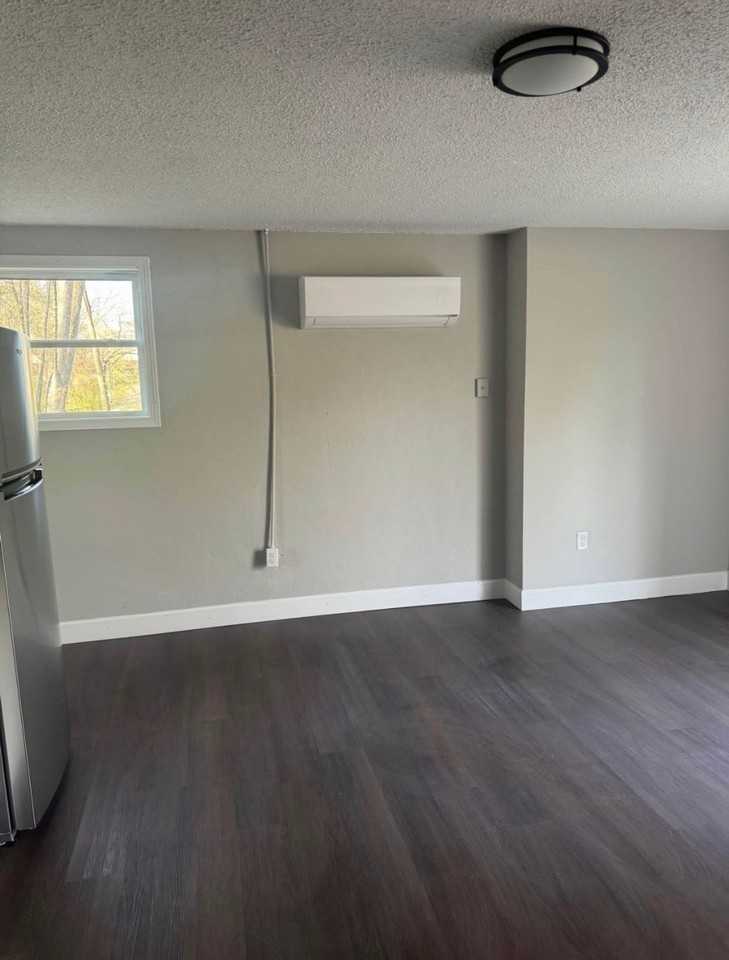 1510 Aurora Ave Se - Photo 3 of 10