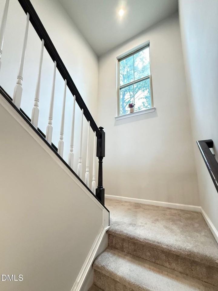 936 Channing Park Cir - Photo 5 of 31