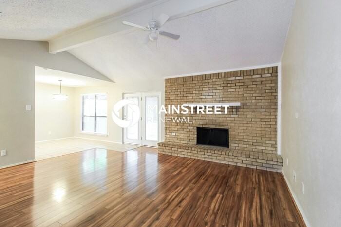 6048 Nanci Dr - Photo 4 of 16