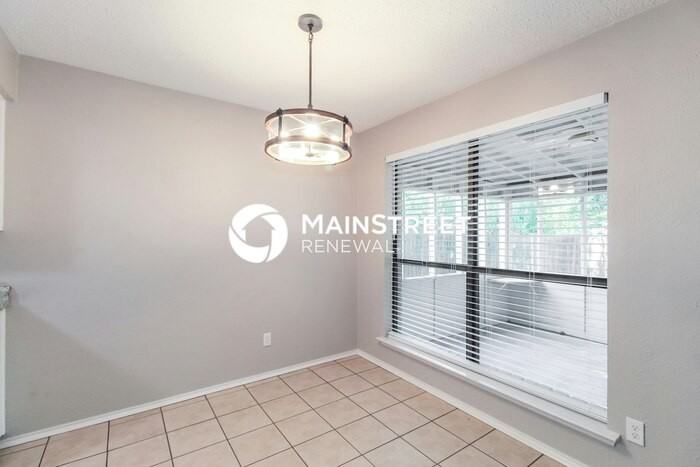 6048 Nanci Dr - Photo 6 of 16