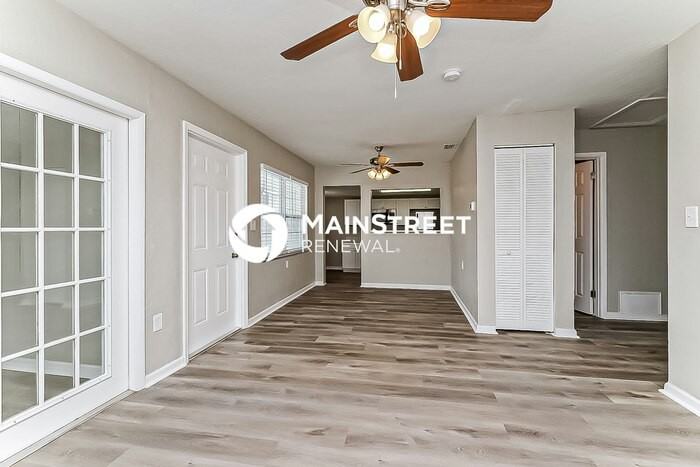 1545 76th Ave N - Photo 4 of 15