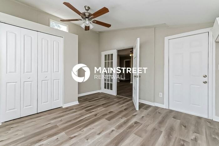 1545 76th Ave N - Photo 5 of 15