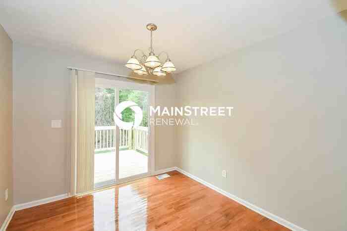 6187 Amberly Rd - Photo 6 of 17