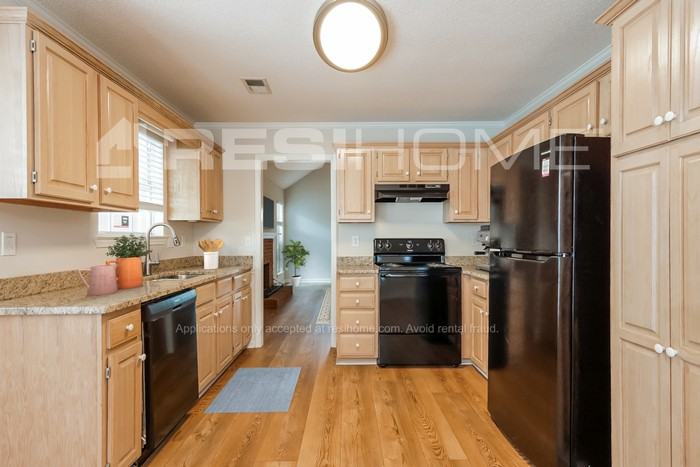 156 Park Place Ln - Photo 3 of 17