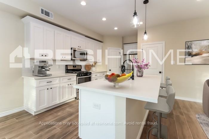 6322 Cebra St - Photo 3 of 19