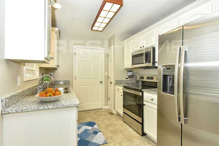 206 Kimberly Dr - Photo 2 of 16