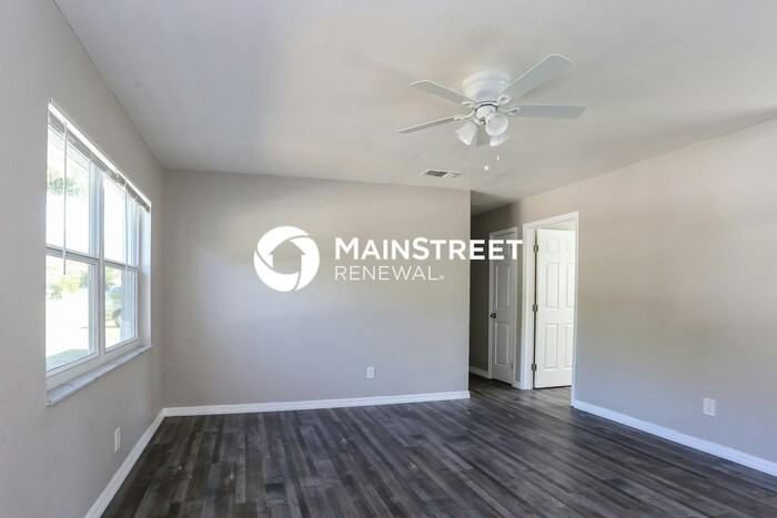 2776 20th Ave Sw - Photo 3 of 16