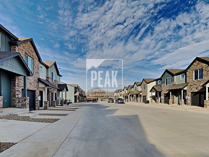 303 Briarwood Dr - Photo 3 of 20