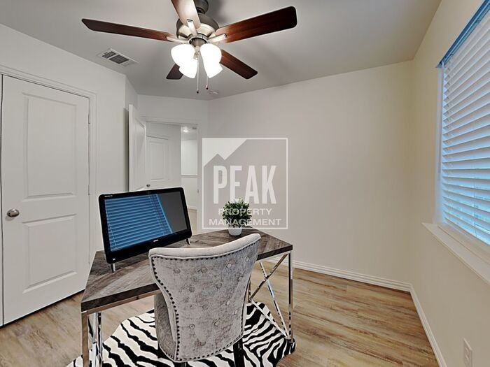 303 Briarwood Dr - Photo 6 of 20