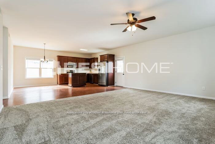 68 Oakbrook Dr Sw - Photo 6 of 19