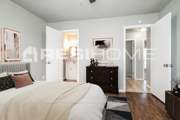 405 Lotus Ave - Photo 6 of 16