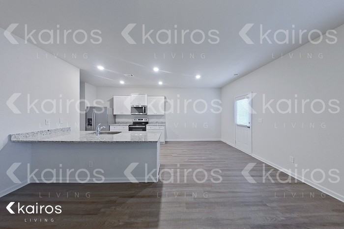 3478 Bridgewood Dr - Photo 4 of 23