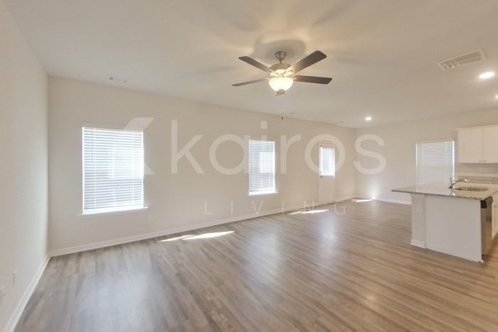 3564 Bridgewood Dr - Photo 2 of 23