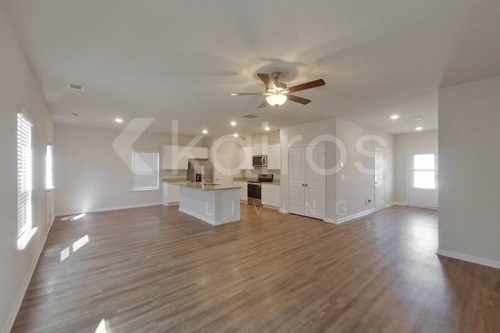 3564 Bridgewood Dr - Photo 4 of 23