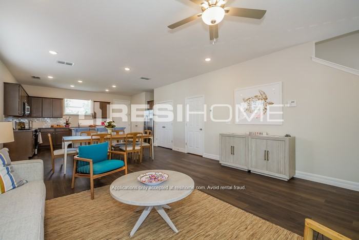 8136 Arrowwood Loop - Photo 7 of 20