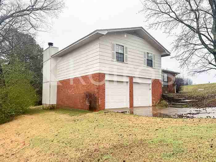 5721 Old Hickory Rd - Photo 2 of 29