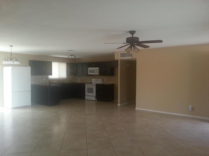 7955 W Fairmount Ave - Photo 4 of 10