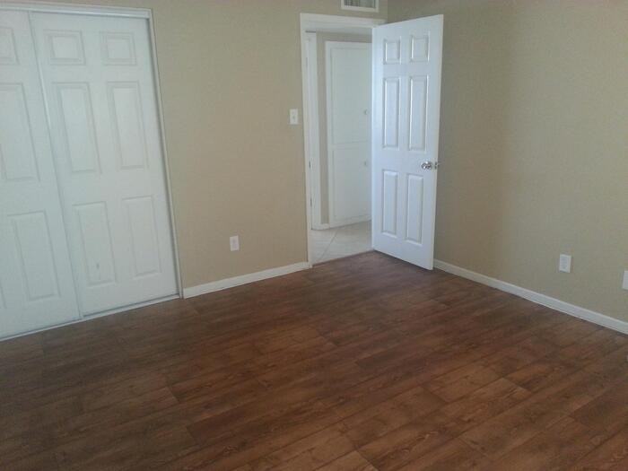 7955 W Fairmount Ave - Photo 6 of 10