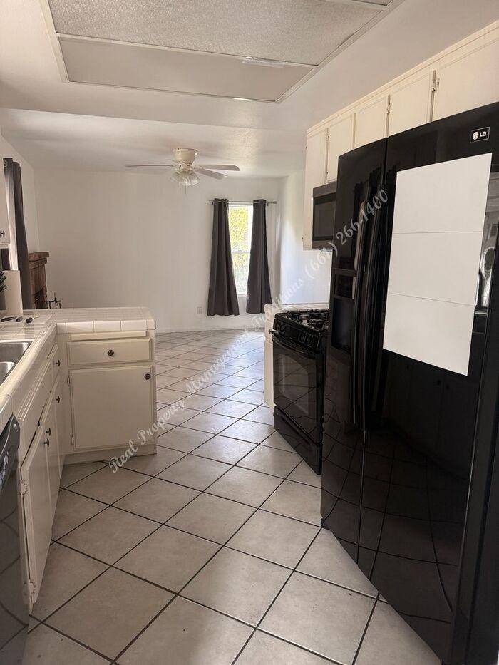 44639 Tarragon Dr - Photo 4 of 21