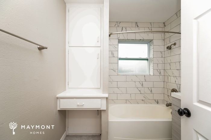 714 37th St W - Photo 7 of 12