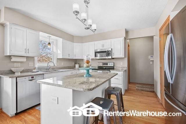 1052 Briar Glen Ln - Photo 6 of 41