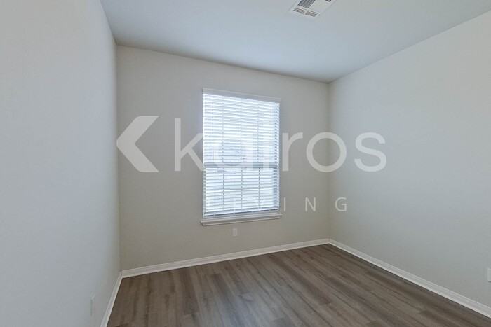 825 Nw 5th St - Photo 5 of 27