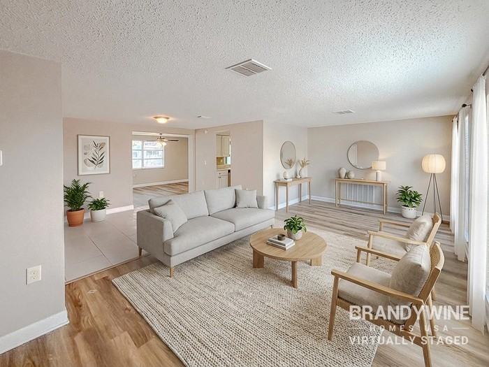 6135 Seabreeze Dr - Photo 2 of 26