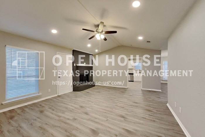 3105 James St - Photo 6 of 20