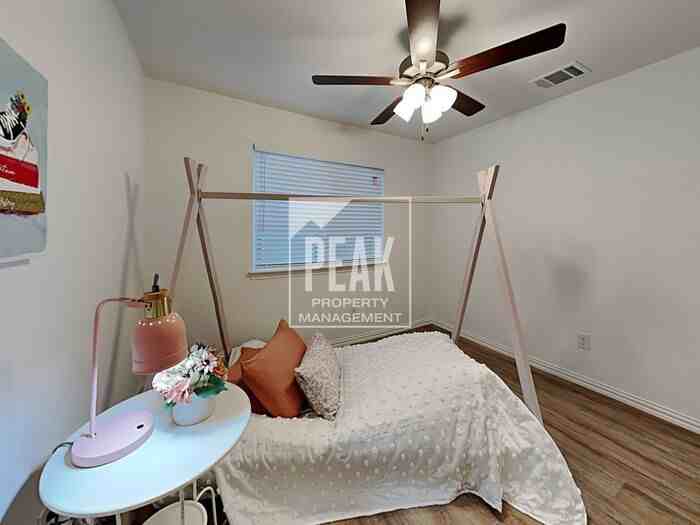 1102 Boxwood Ln - Photo 7 of 18