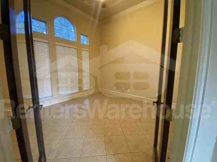 9528 Candlewood Dr - Photo 6 of 37