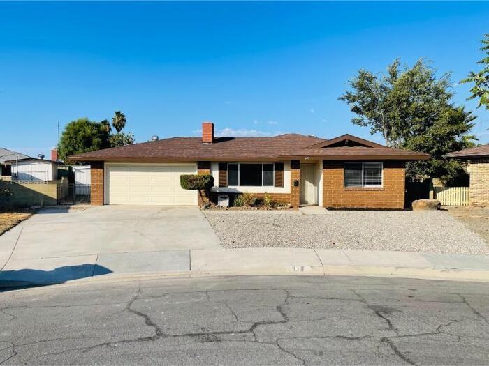 678 Monterey Pl - Photo 2 of 35