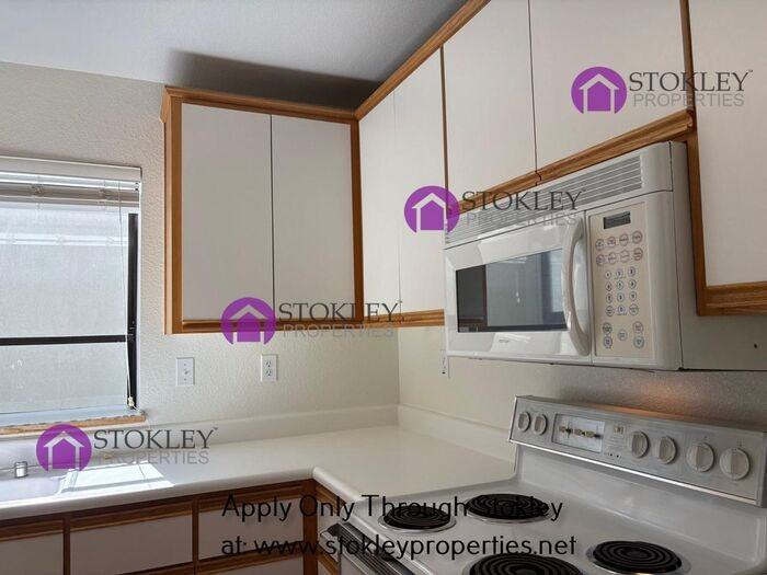 2590 Oak Rd #244 - Photo 3 of 38