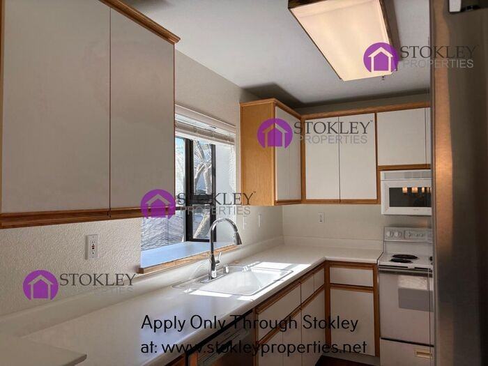 2590 Oak Rd #244 - Photo 6 of 38