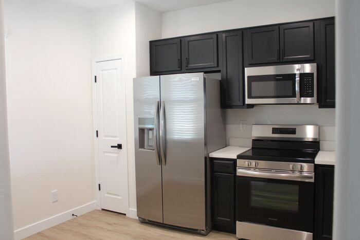 739 W Dana Dr - Photo 3 of 20