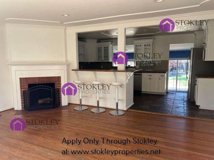 2427 Sycamore Ave - Photo 2 of 25