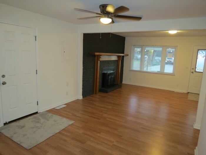 1680 Hillcrest Ave - Photo 6 of 21