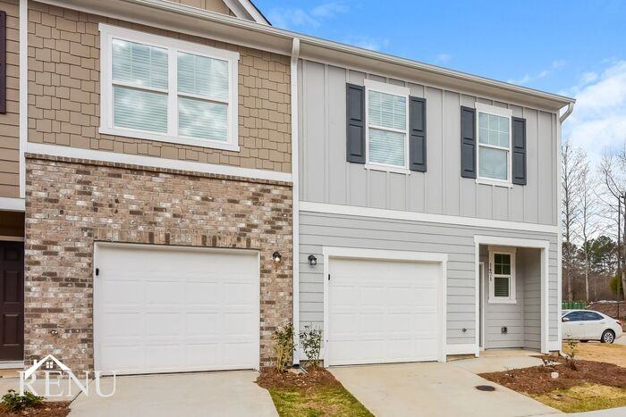 1473 Hyatt Cir - Photo 2 of 20