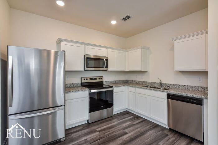 1473 Hyatt Cir - Photo 5 of 20