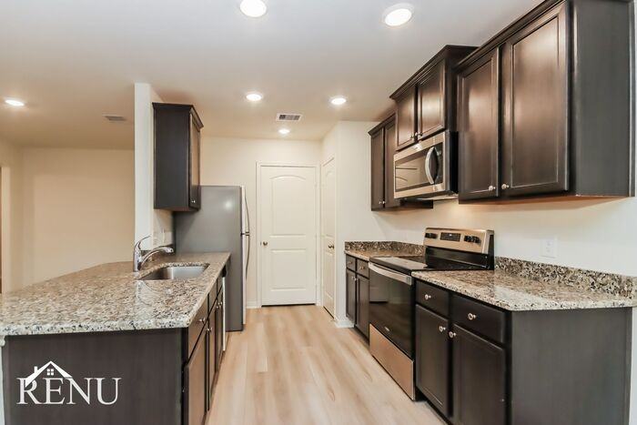 10506 Sweetwater Creek Dr - Photo 4 of 19