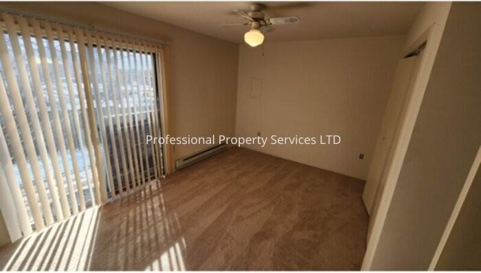 429 E Washington St #B - Photo 5 of 6