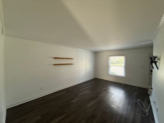 3726 Park Rd #J - Photo 2 of 16