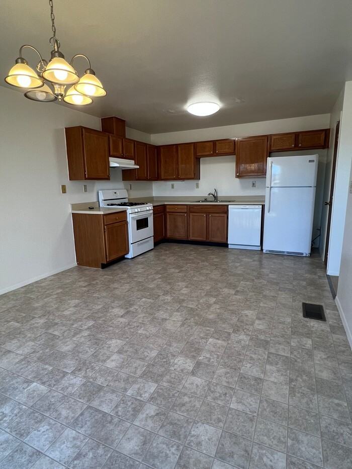 1315 Dakota Dr - Photo 2 of 5