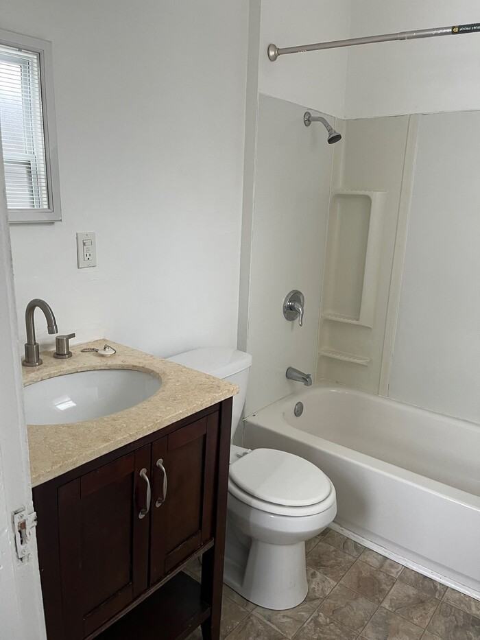 1981 W 90th St #W6 - Photo 2 of 3